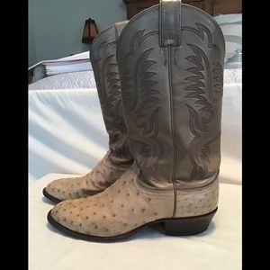 Justin full Quill Ostrich Cowboy boot size 10 1/2 D .Preowned